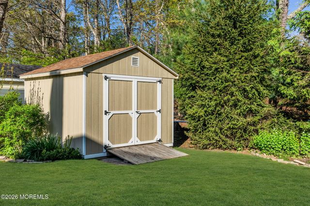 11 London Court, Toms River, NJ 08753