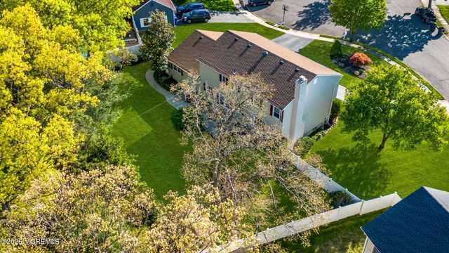 11 London Court, Toms River, NJ 08753