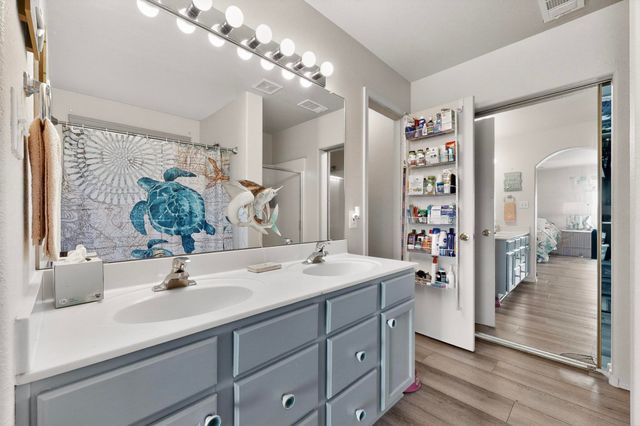 3012 Mason Meadows Drive NE, Rio Rancho, NM 87144