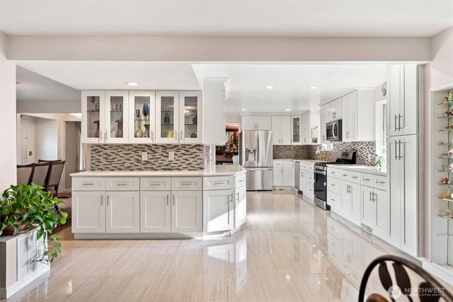 16745 Meridian Avenue N, Seattle, WA 98133