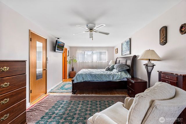 16745 Meridian Avenue N, Seattle, WA 98133