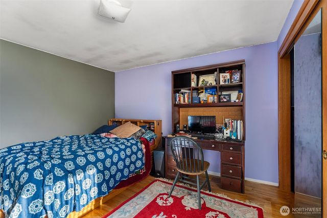 16745 Meridian Avenue N, Seattle, WA 98133