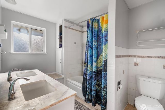 16745 Meridian Avenue N, Seattle, WA 98133
