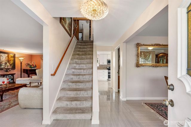 16745 Meridian Avenue N, Seattle, WA 98133