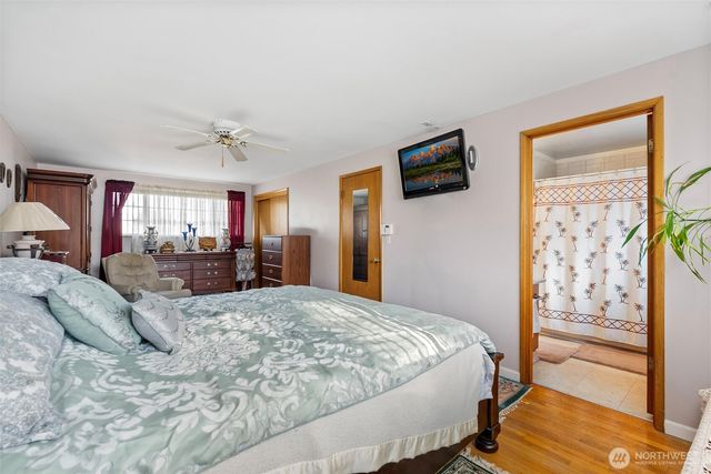 16745 Meridian Avenue N, Seattle, WA 98133