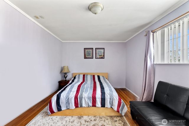 16745 Meridian Avenue N, Seattle, WA 98133