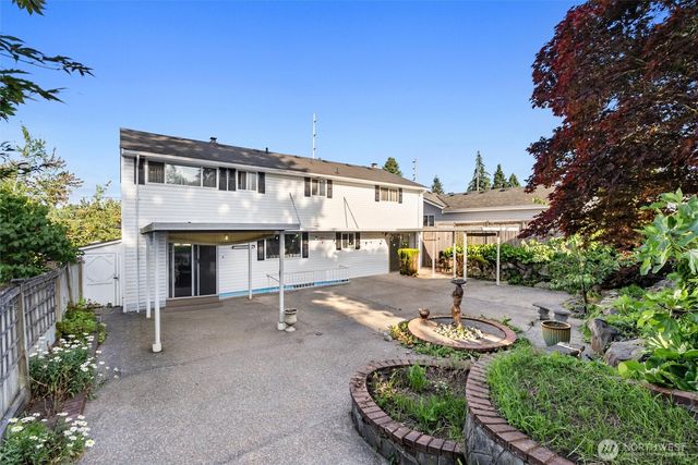 16745 Meridian Avenue N, Seattle, WA 98133