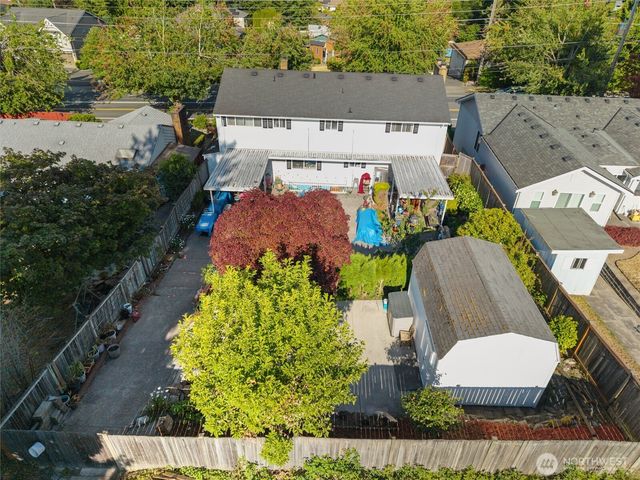 16745 Meridian Avenue N, Seattle, WA 98133