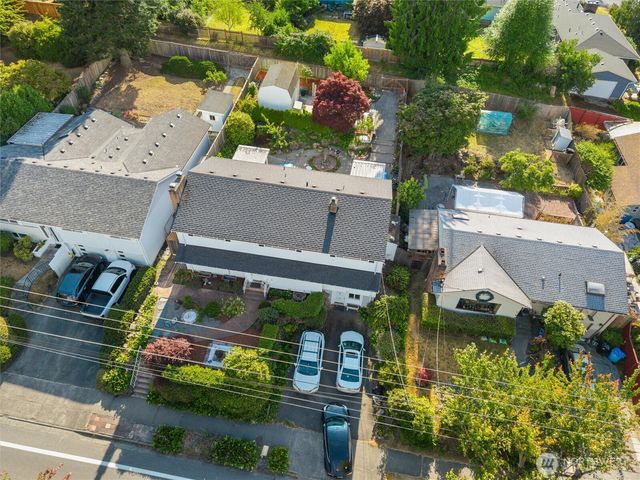 16745 Meridian Avenue N, Seattle, WA 98133