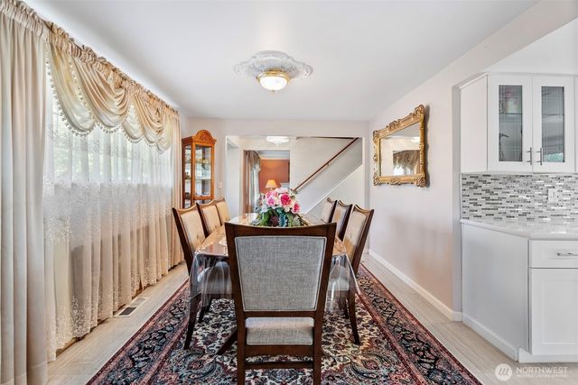 16745 Meridian Avenue N, Seattle, WA 98133