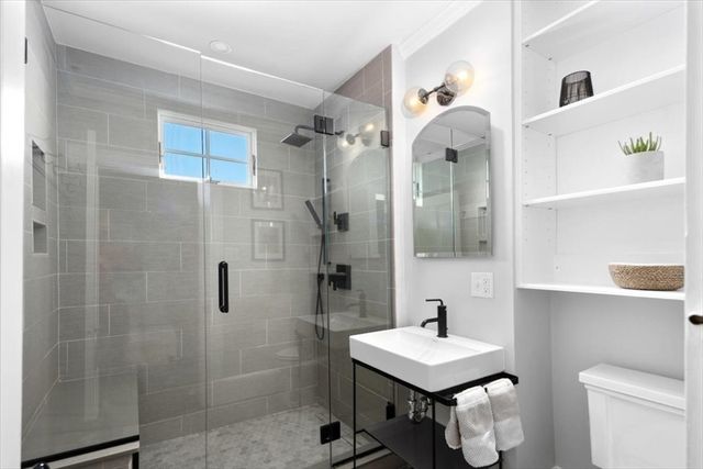 11 Paige Street, Hingham, MA 02043
