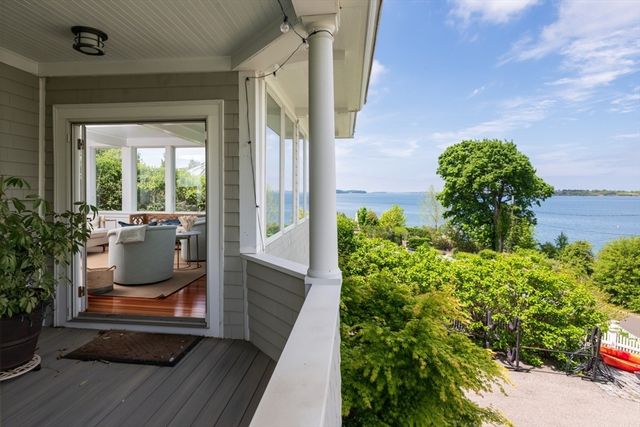 11 Paige Street, Hingham, MA 02043