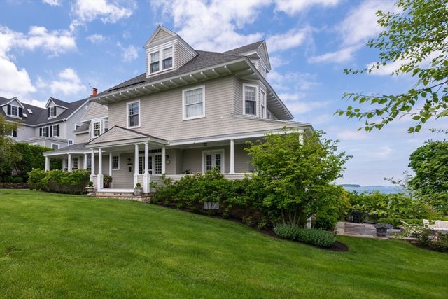 11 Paige Street, Hingham, MA 02043