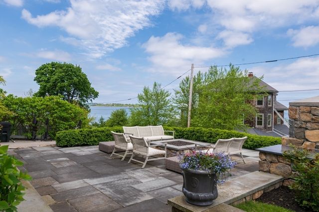 11 Paige Street, Hingham, MA 02043