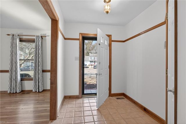 45 Crestwood DR, Newport News, VA 23601