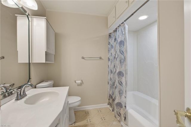 45 Crestwood DR, Newport News, VA 23601