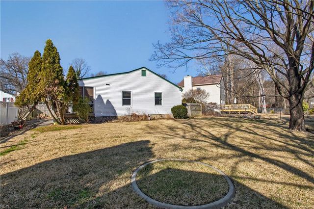 45 Crestwood DR, Newport News, VA 23601