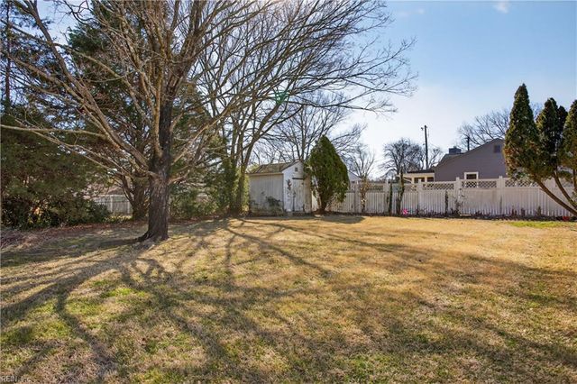 45 Crestwood DR, Newport News, VA 23601