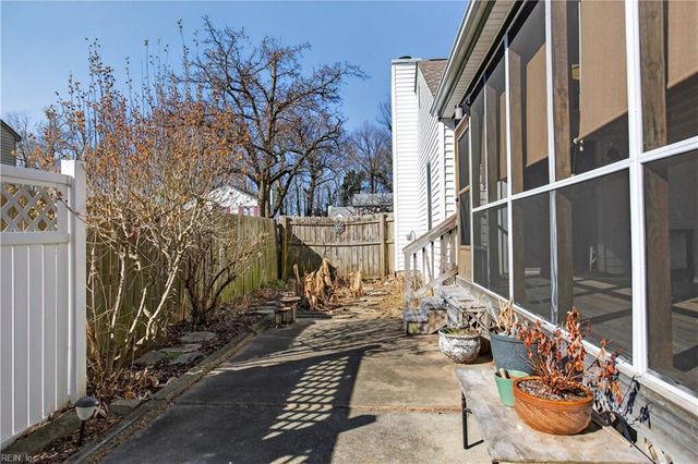 45 Crestwood DR, Newport News, VA 23601