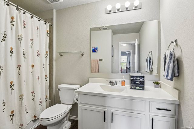 2418 Marbach Woods, San Antonio, TX 78245