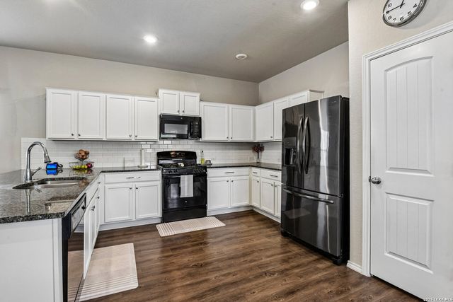 2418 Marbach Woods, San Antonio, TX 78245