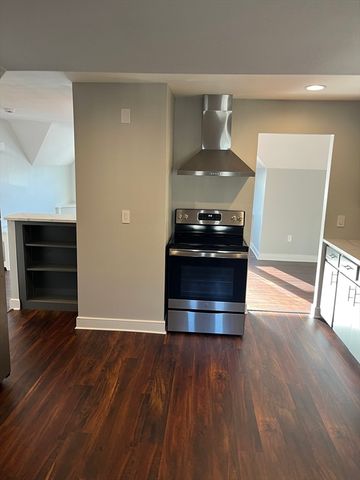 18 Draper Avenue 3, Mansfield, MA 02048