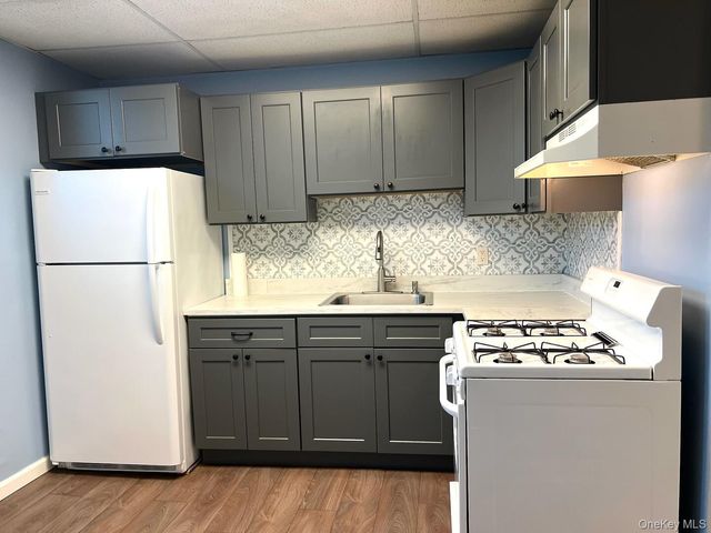 39 Chapman Place 1, Bay Shore, NY 11706