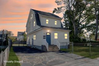 39 Chapman Place 1, Bay Shore, NY 11706