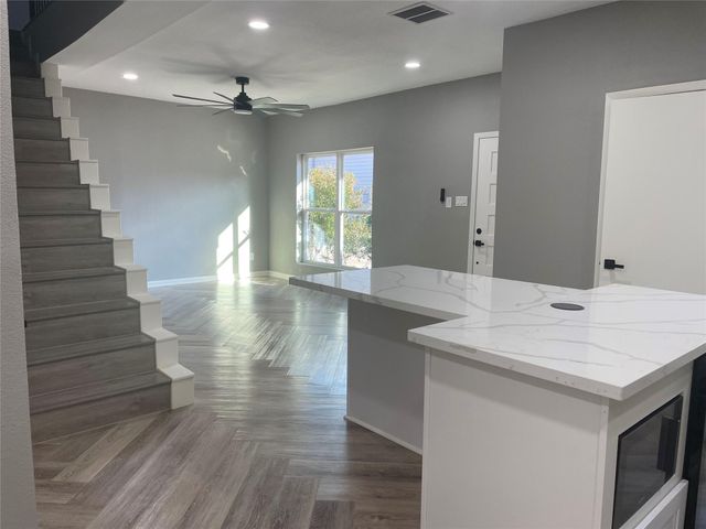 1115 Augusta Drive 38, Houston, TX 77057