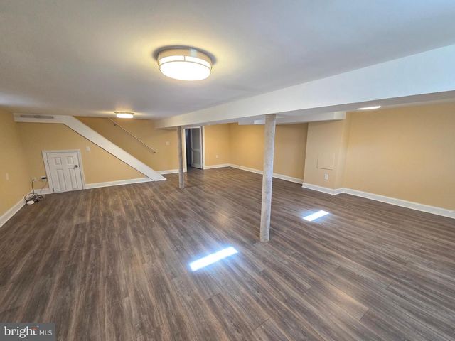 8 LACLEDE DR, Burlington Township, NJ 08016
