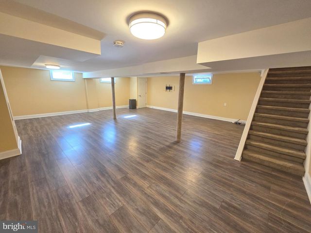 8 LACLEDE DR, Burlington Township, NJ 08016