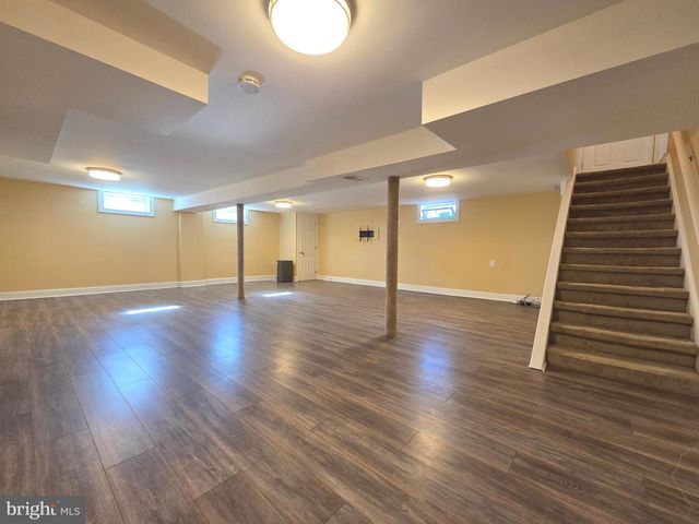 8 LACLEDE DR, Burlington Township, NJ 08016