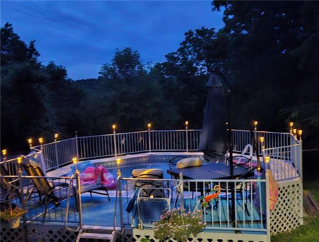 19617 Lakeview Avenue, Warsaw, MO 65355