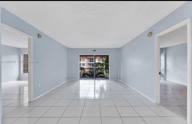 4172 Inverrary Dr 304, Lauderhill, FL 33319