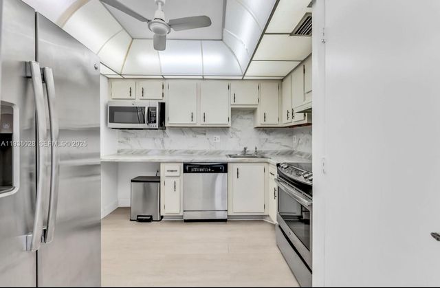 4172 Inverrary Dr 304, Lauderhill, FL 33319