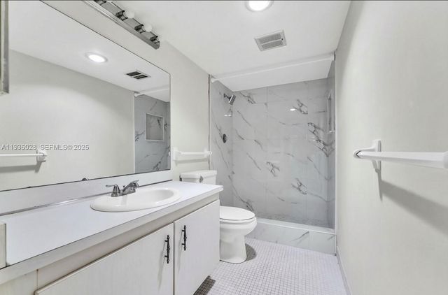 4172 Inverrary Dr 304, Lauderhill, FL 33319