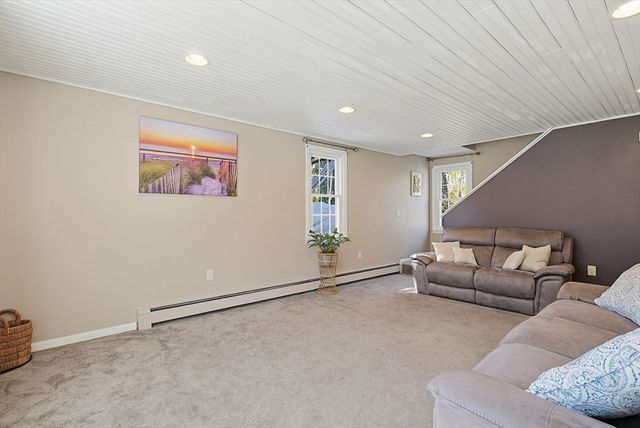 21 Washington Ave, Marshfield, MA 02050