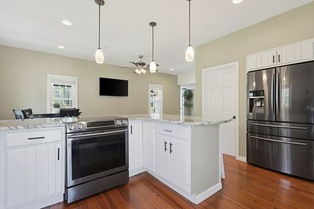 21 Washington Ave, Marshfield, MA 02050