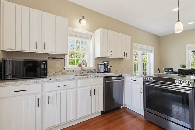 21 Washington Ave, Marshfield, MA 02050
