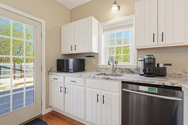 21 Washington Ave, Marshfield, MA 02050