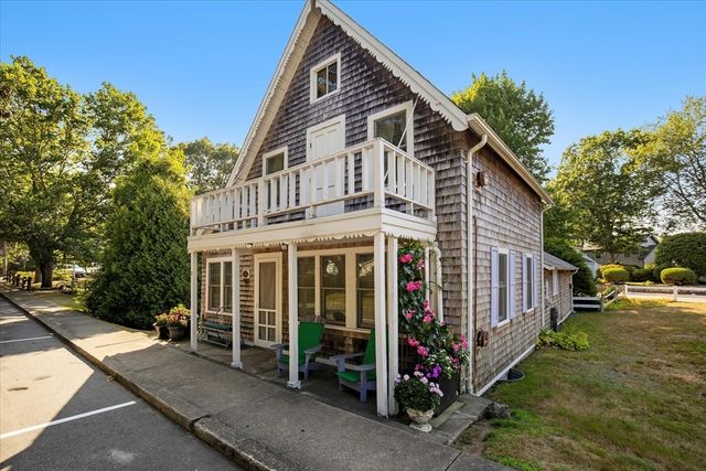 35 Valley Ave, Barnstable, MA 02632