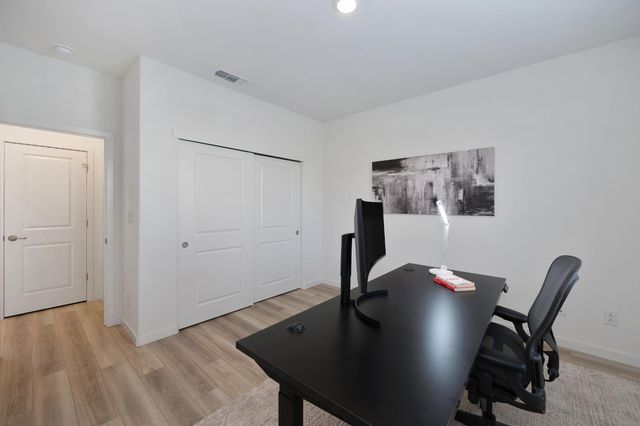 5113 Sunbelt Way, Roseville, CA 95747