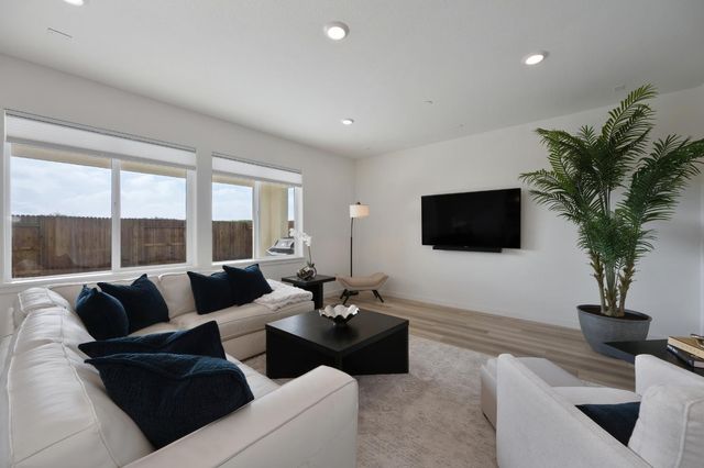 5113 Sunbelt Way, Roseville, CA 95747