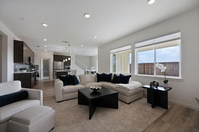 5113 Sunbelt Way, Roseville, CA 95747