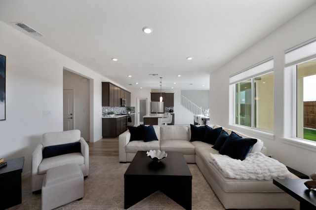 5113 Sunbelt Way, Roseville, CA 95747