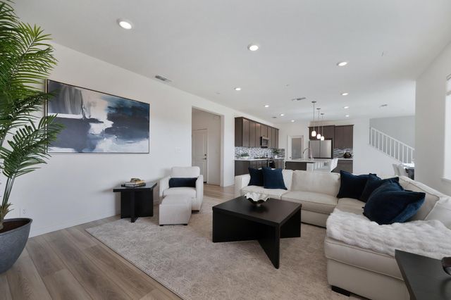 5113 Sunbelt Way, Roseville, CA 95747