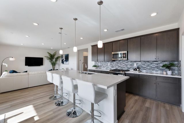 5113 Sunbelt Way, Roseville, CA 95747