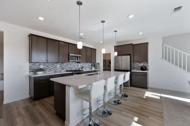 5113 Sunbelt Way, Roseville, CA 95747