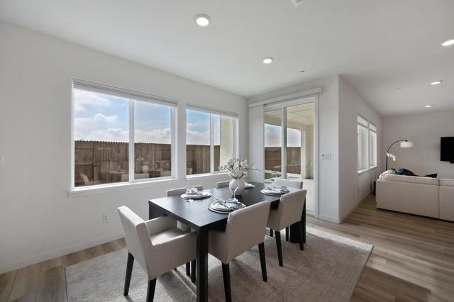 5113 Sunbelt Way, Roseville, CA 95747