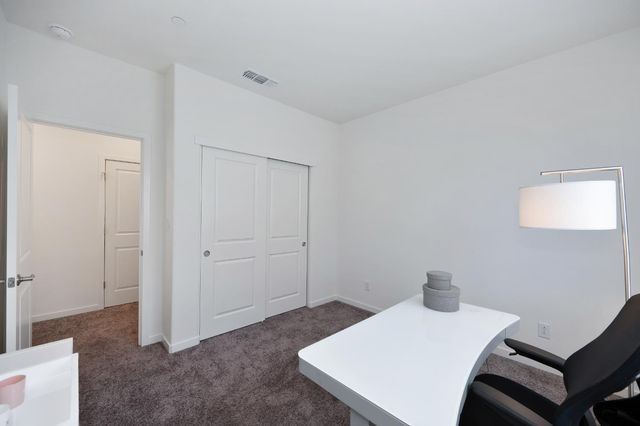 5113 Sunbelt Way, Roseville, CA 95747